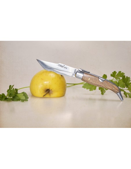 Navaja Clásica Albaceteña con hoja de 8 cm de acero acero inoxidable. Mango de Madera de Encina.