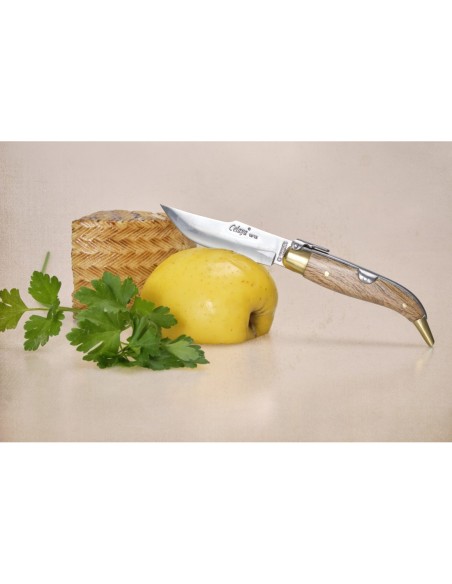 Navaja Albaceteña con hoja de 8 cm de acero inox con cuerpo de latón y mango de Madera de Encina.